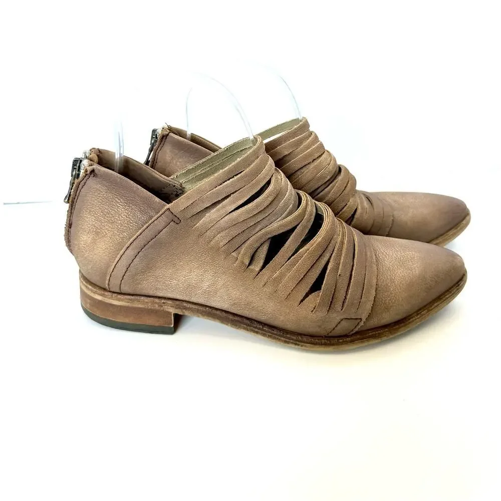 Free People Lost Valley Tan Leather Distressed Ankle Boot Bootie Size EU 38
